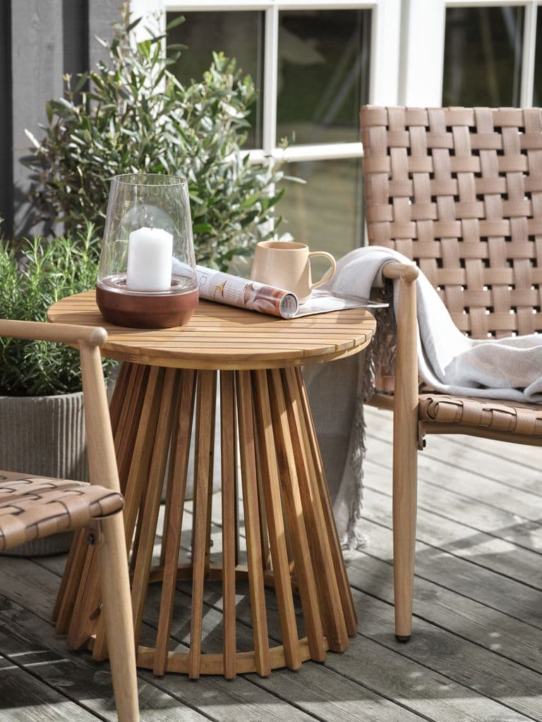 Mesa auxiliar redonda de madera dura KRAGEVIG
