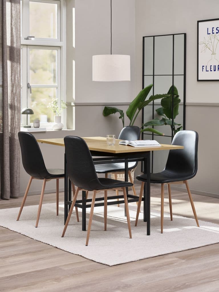 Mesa Roble Cálido con 4 Sillas Negras