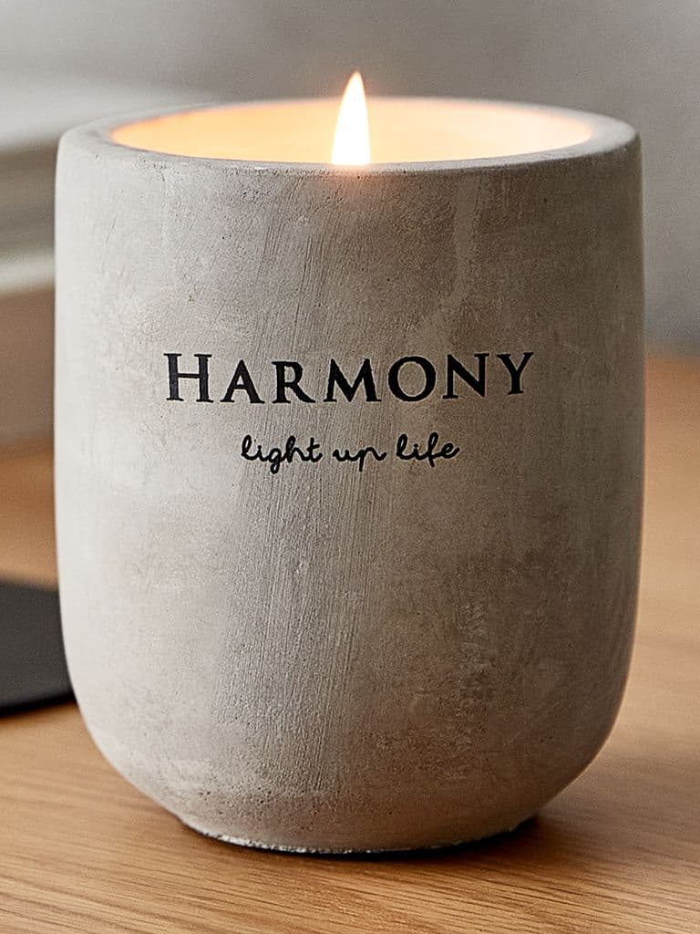 Vela decorativa gris de hormigón