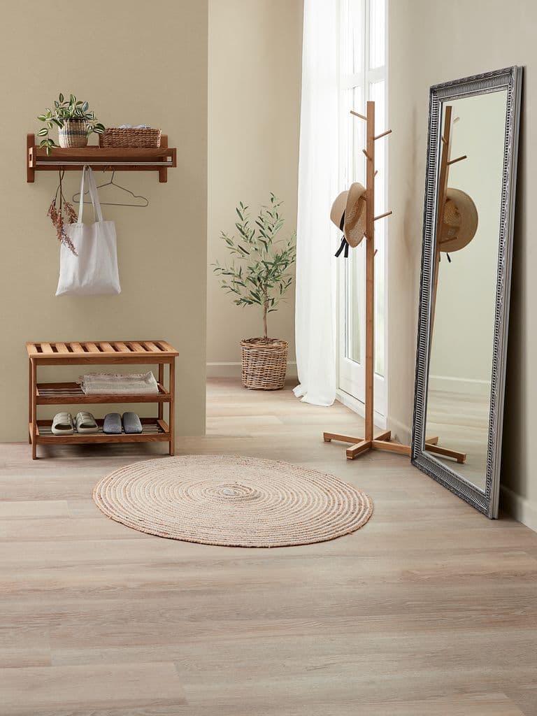 Banco TOMMERUP con estantes roble natural