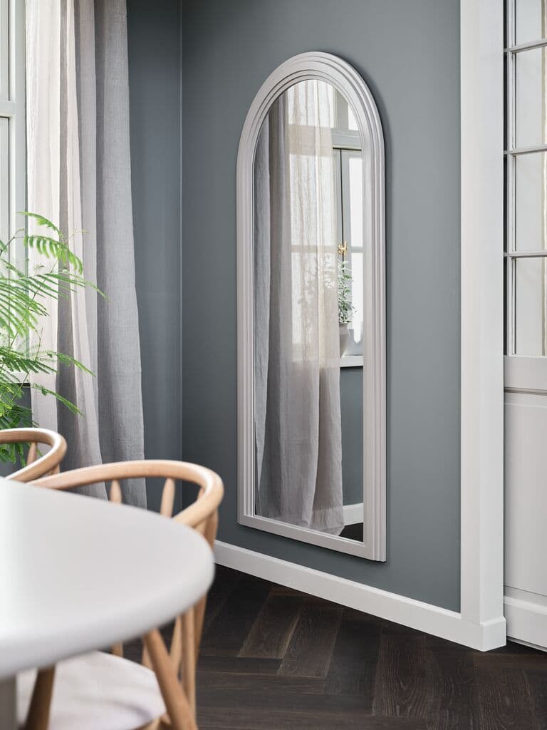 Espejo de pared con forma de arco blanco