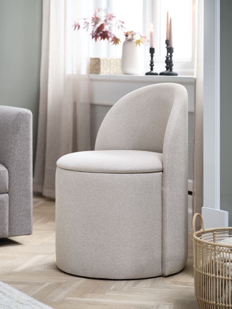 Silla ODDUM con almacenaje tela beis