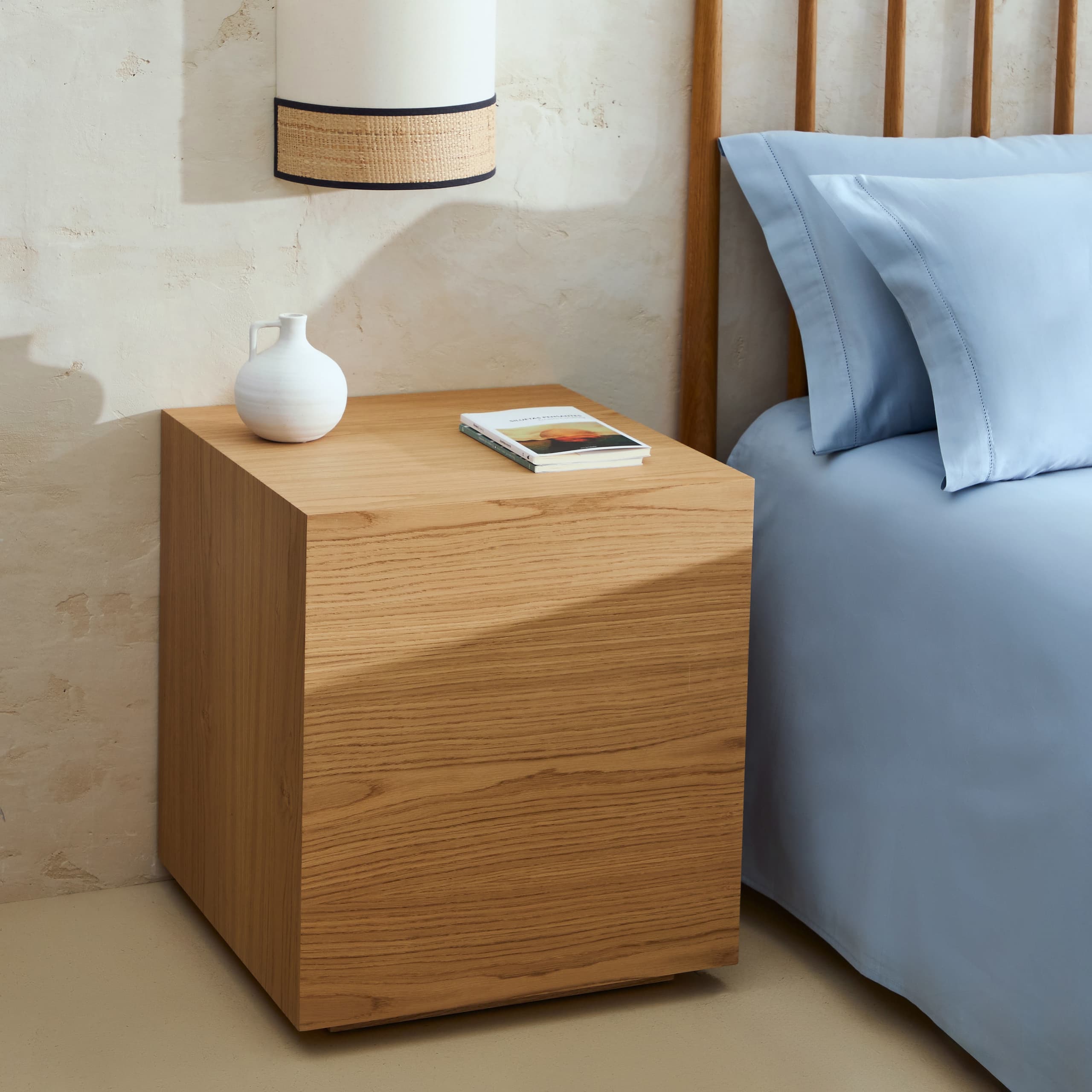 Mesita de noche de madera de roble Ovar