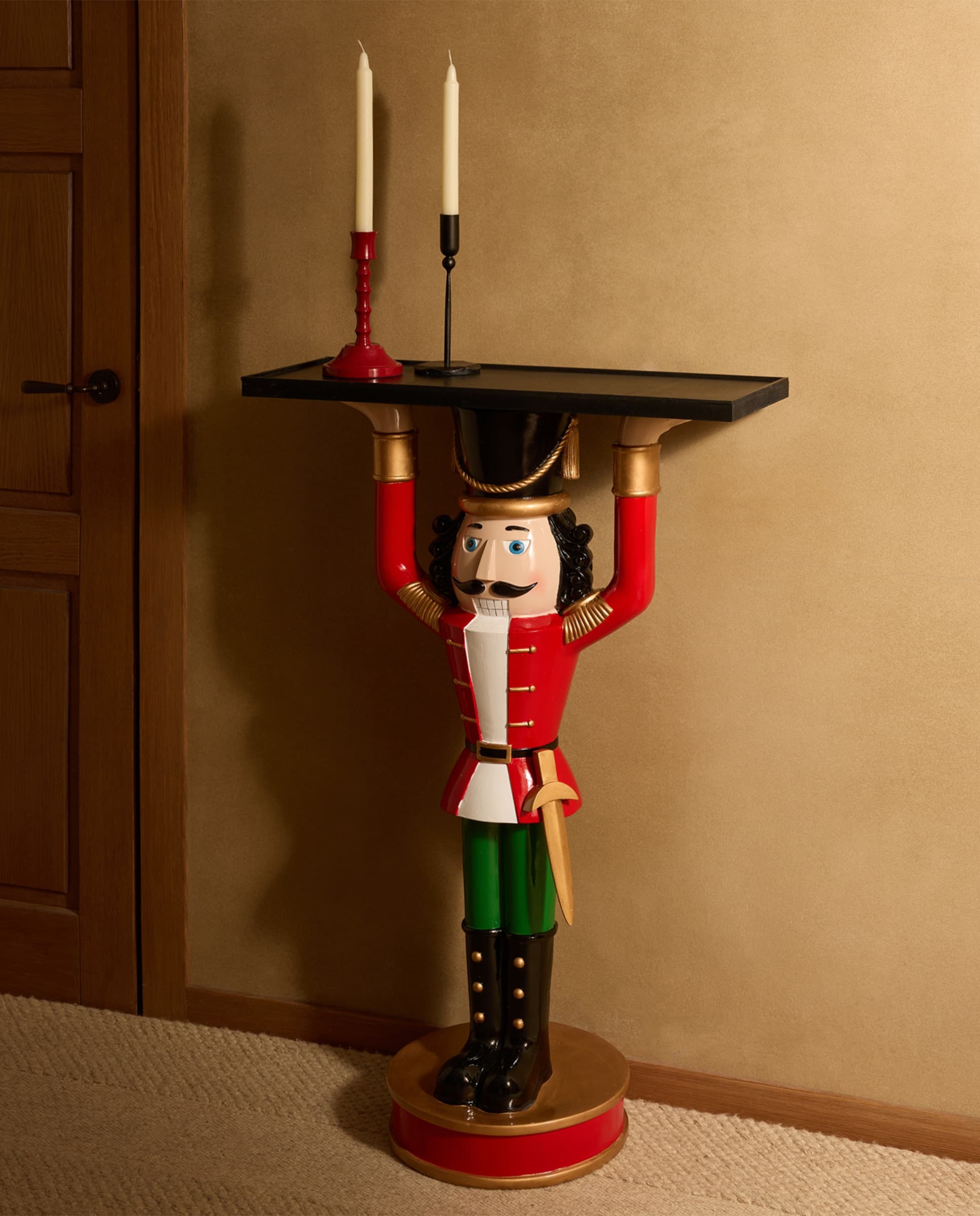 Mesa auxiliar decorativa diseño Cascanueces navideño