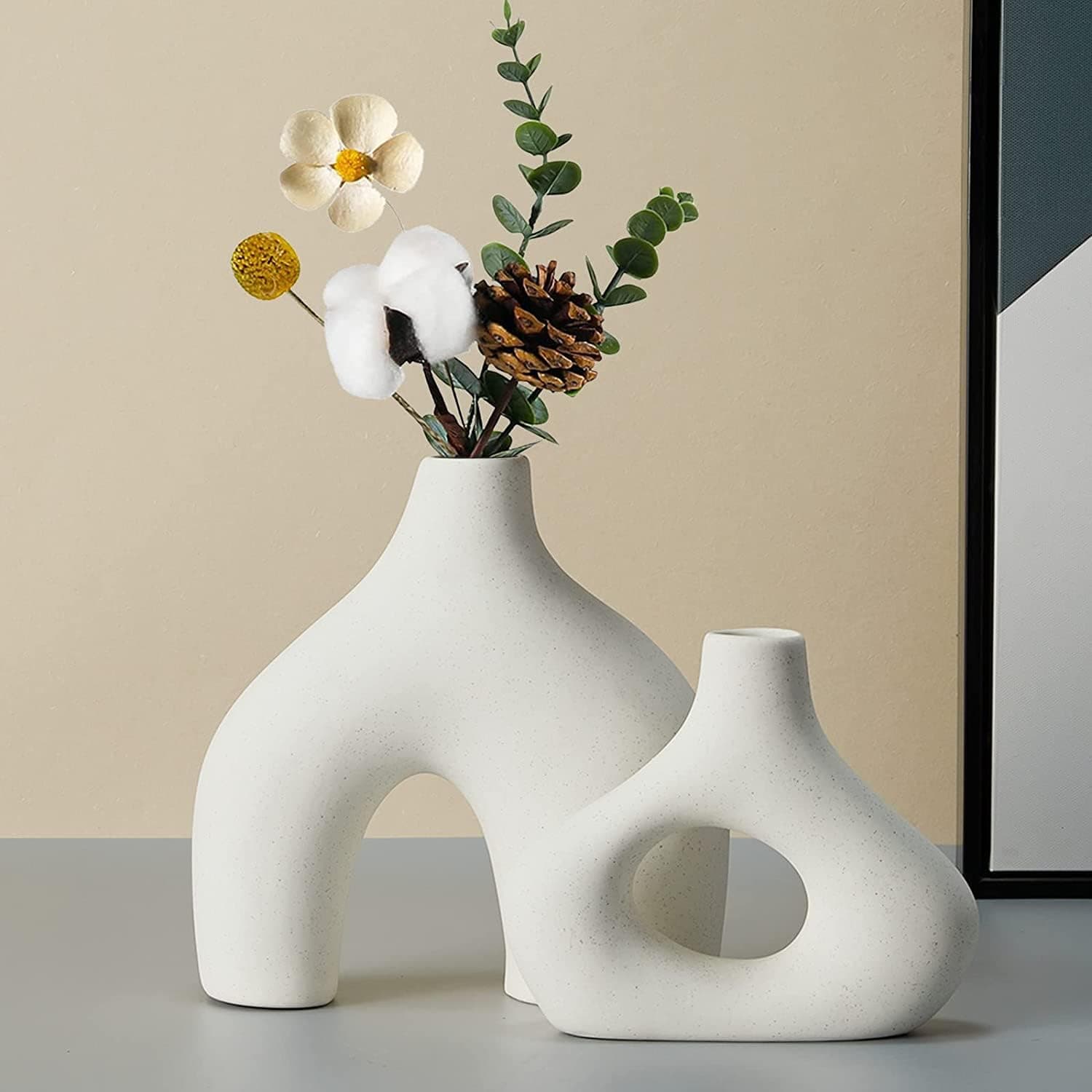 Jarrón decorativo de cerámica blanca