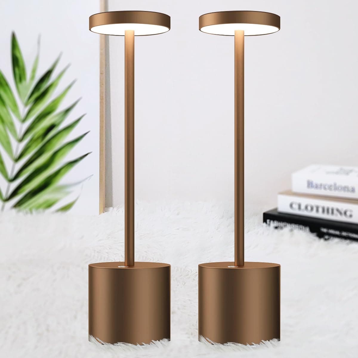 Lámpara de mesa LED dorada moderna