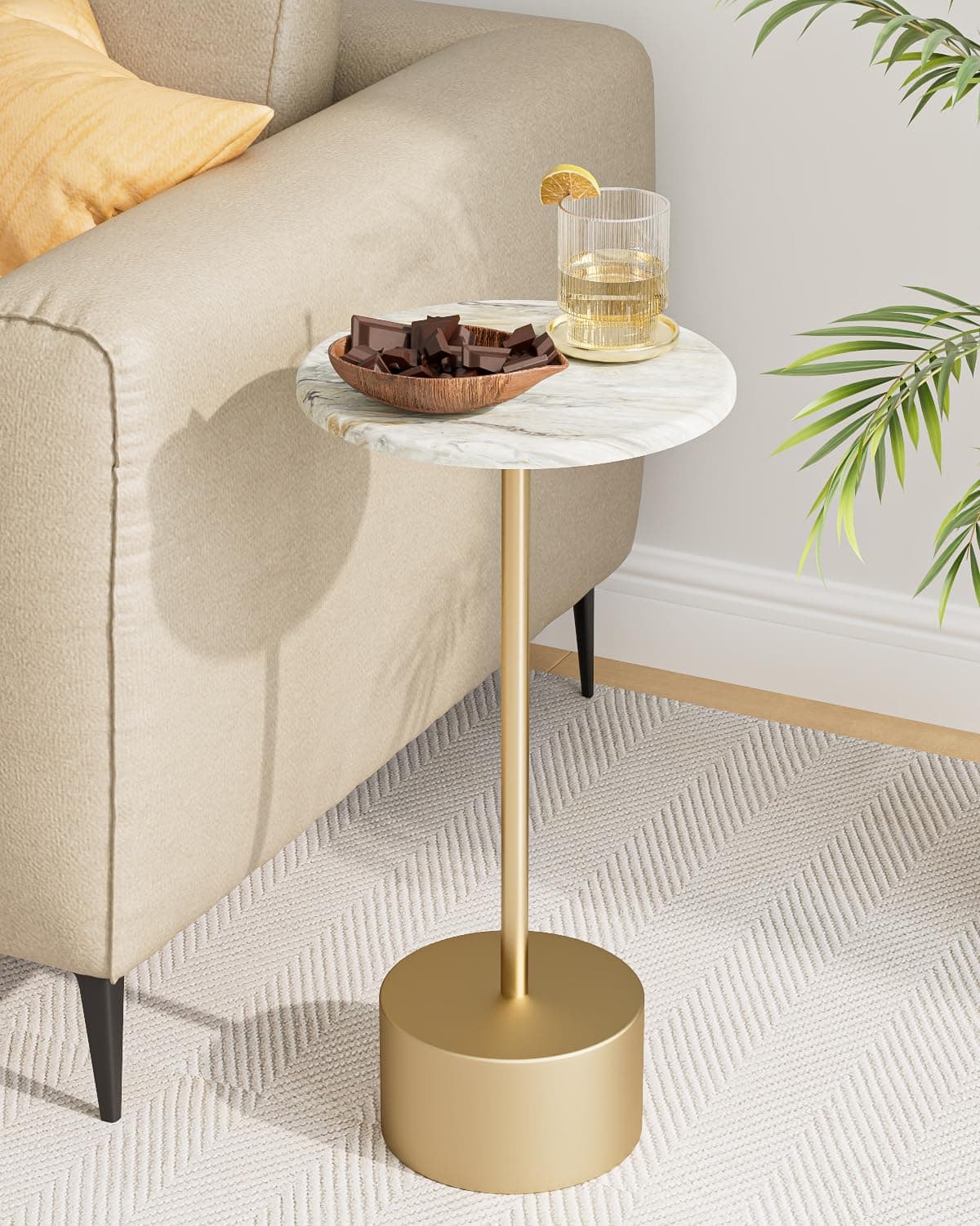 Mesa auxiliar redonda con tapa de mármol dorado