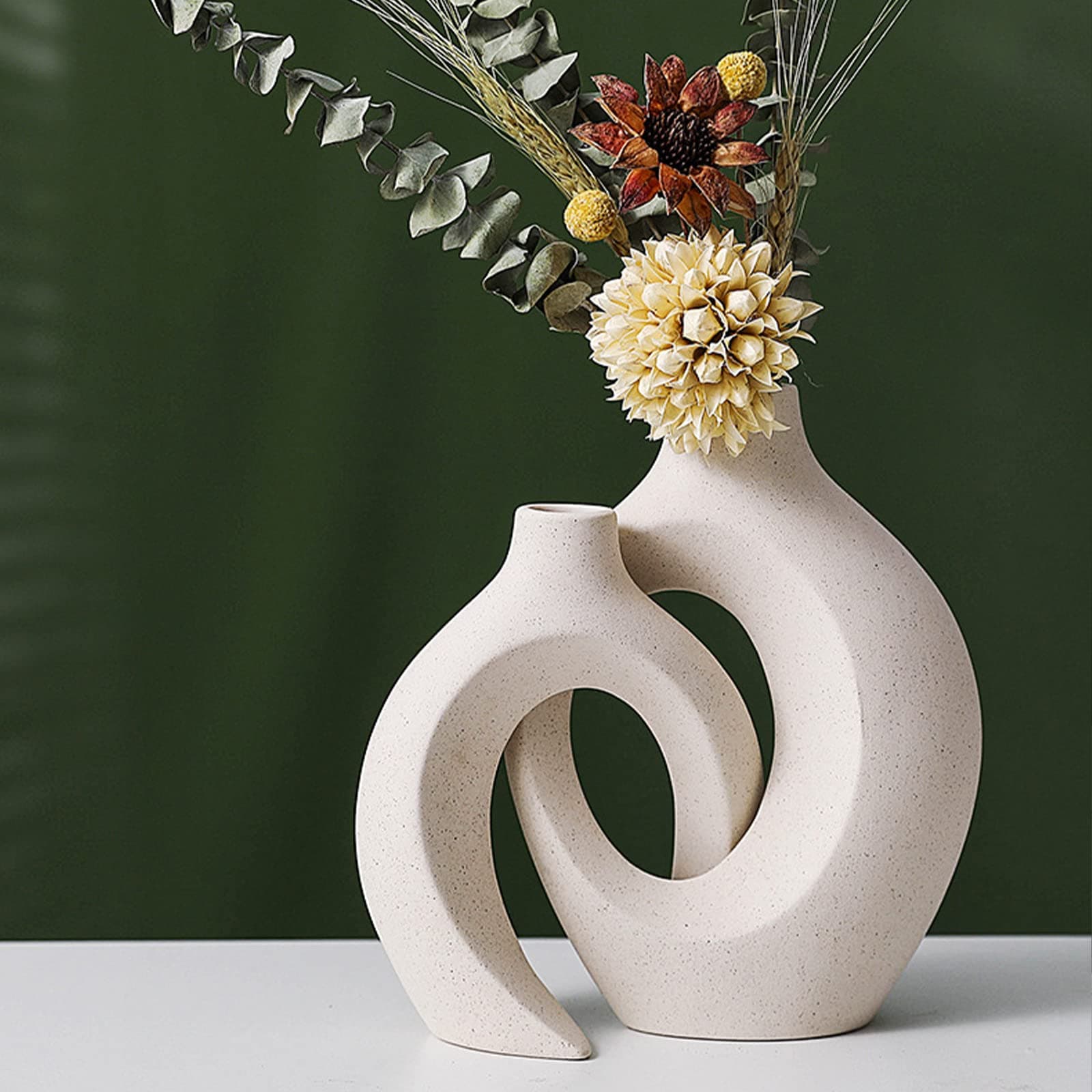 Jarrón decorativo de cerámica beige