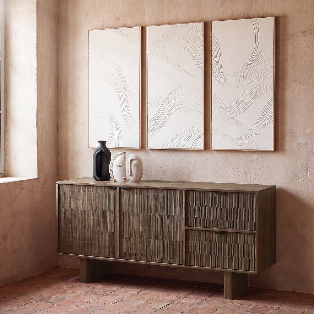 Tríptico decorativo bordado en tonos beige y blanco