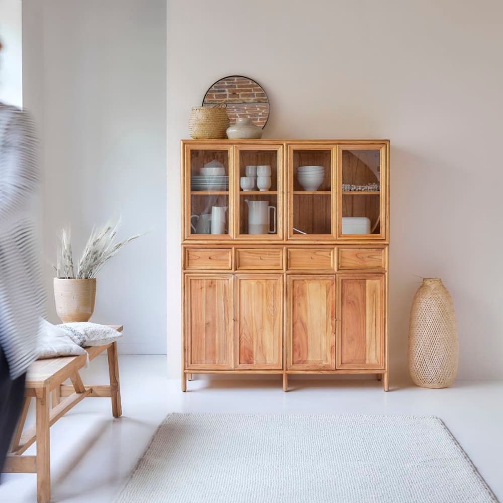 Vajillero de madera de mindi con puertas de cristal