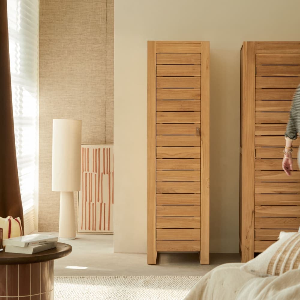 Armario de una puerta en madera de teca maciza