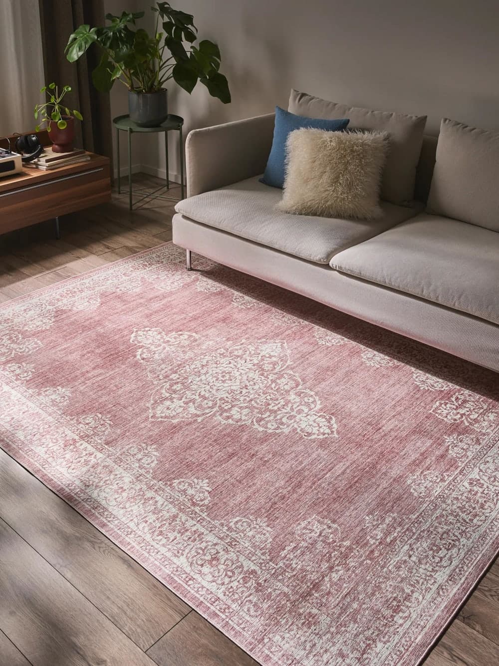 Alfombra rosa con estampado clásico 120x170