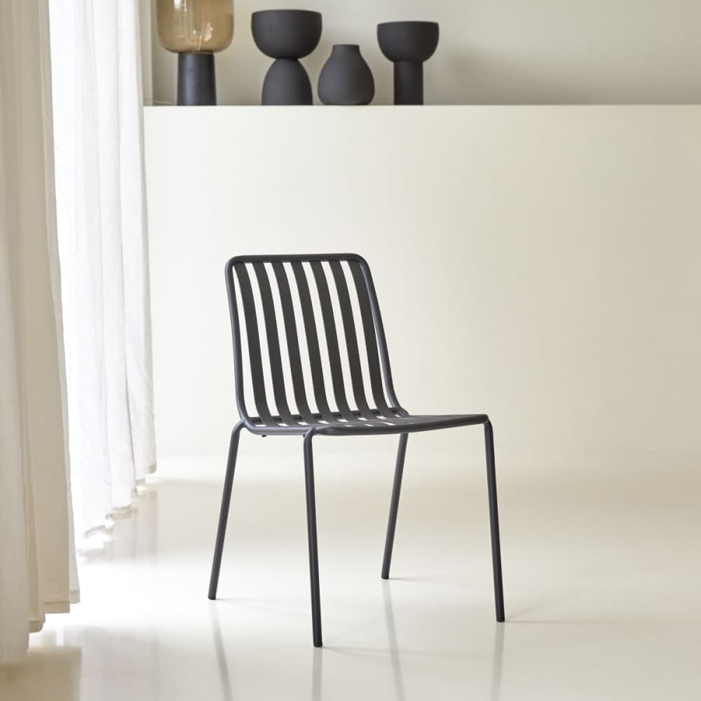 Silla de comedor de metal negro