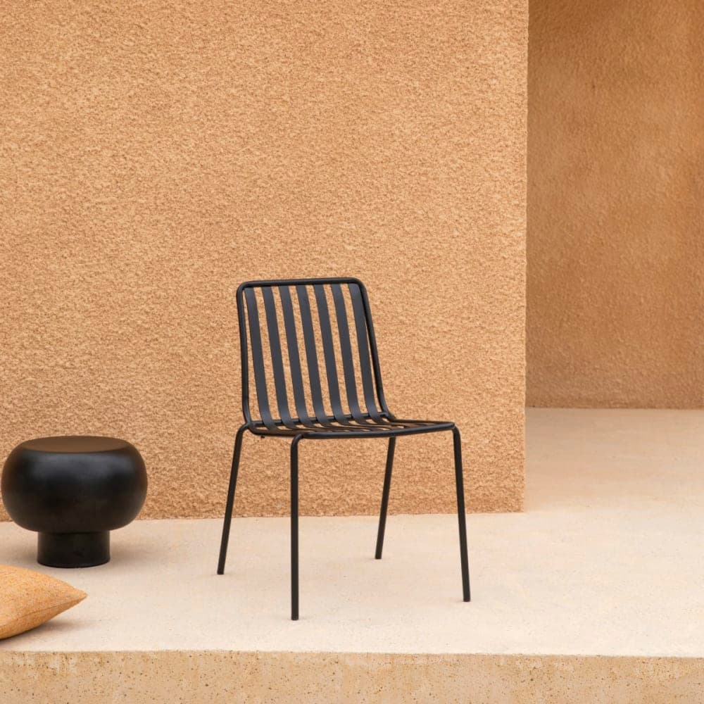 Silla de jardín de metal negro