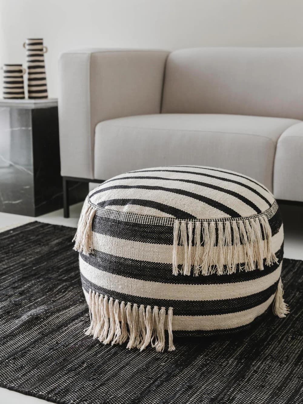 puf redondo rayas, puf con flecos boho