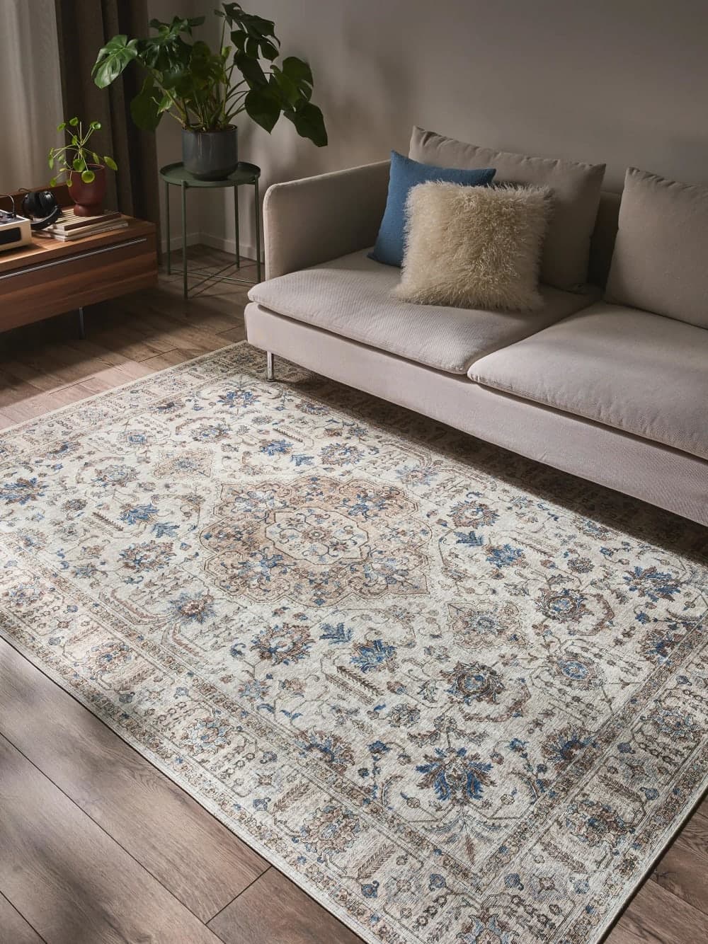 Alfombra rectangular beige con estampado clásico 200x300