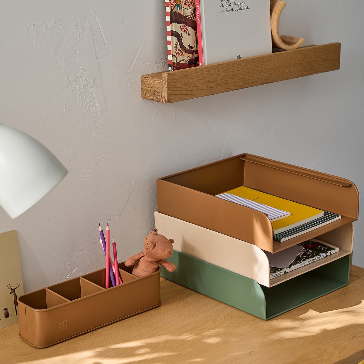 Organizador de escritorio de plástico marrón