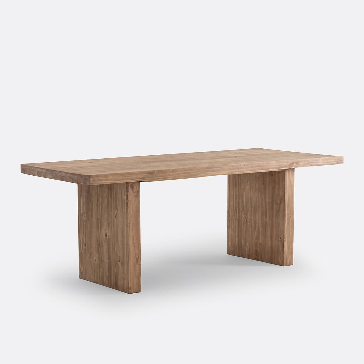 Mesa de comedor rectangular de madera clara