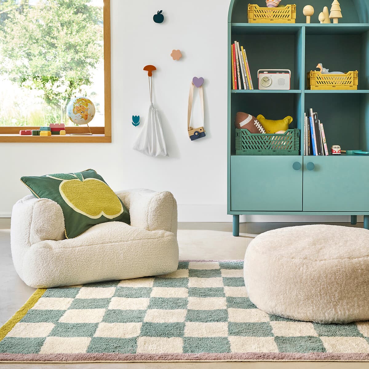 Sillón infantil de borreguito blanco