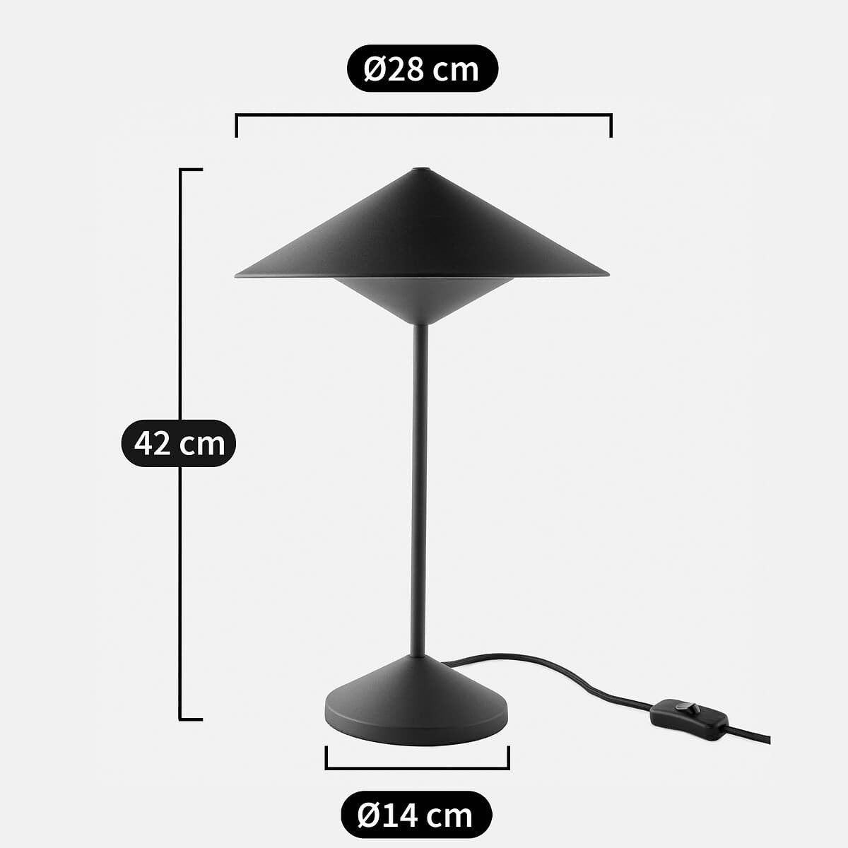 Lámpara de mesa negra con pantalla cónica