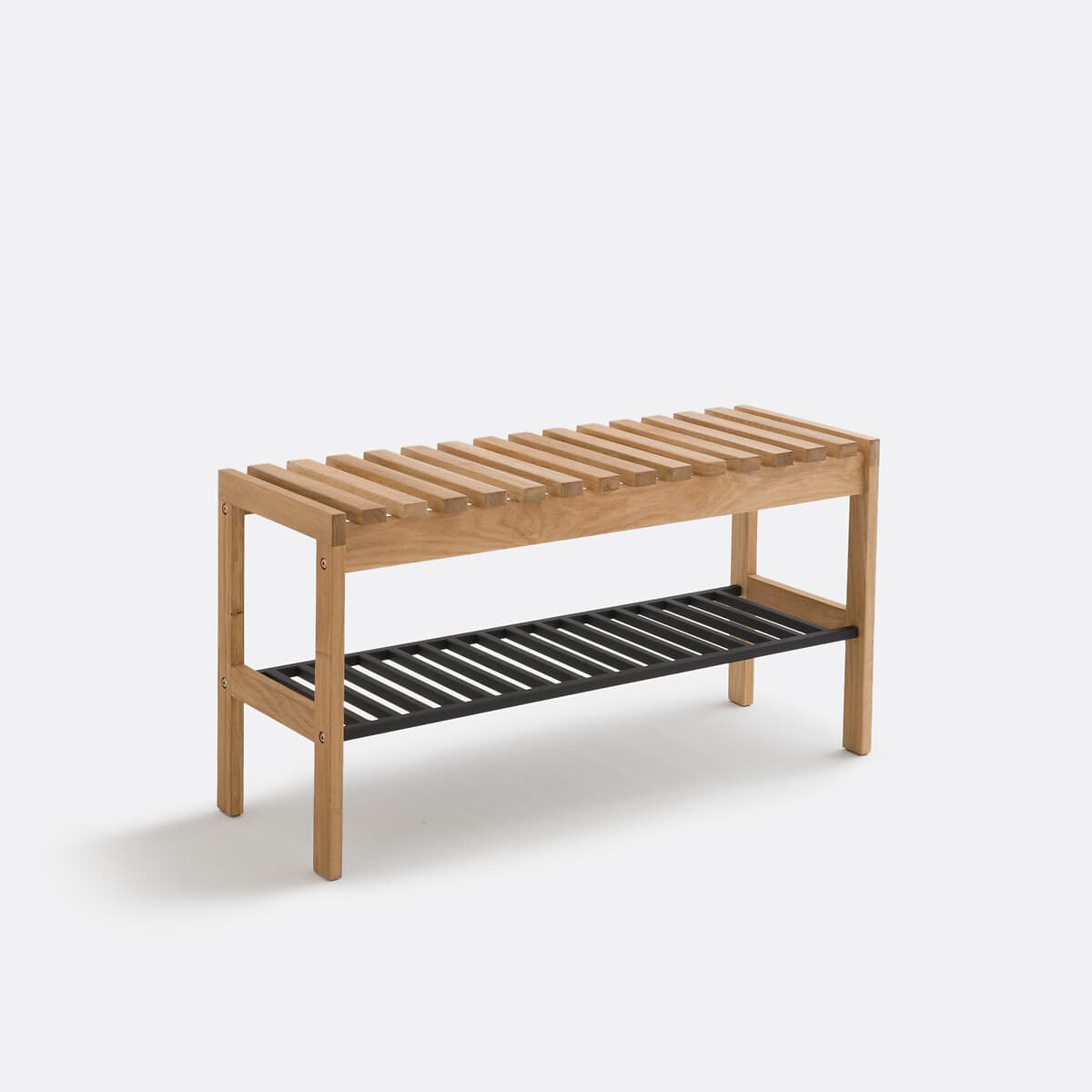 Banco de madera con estante inferior negro