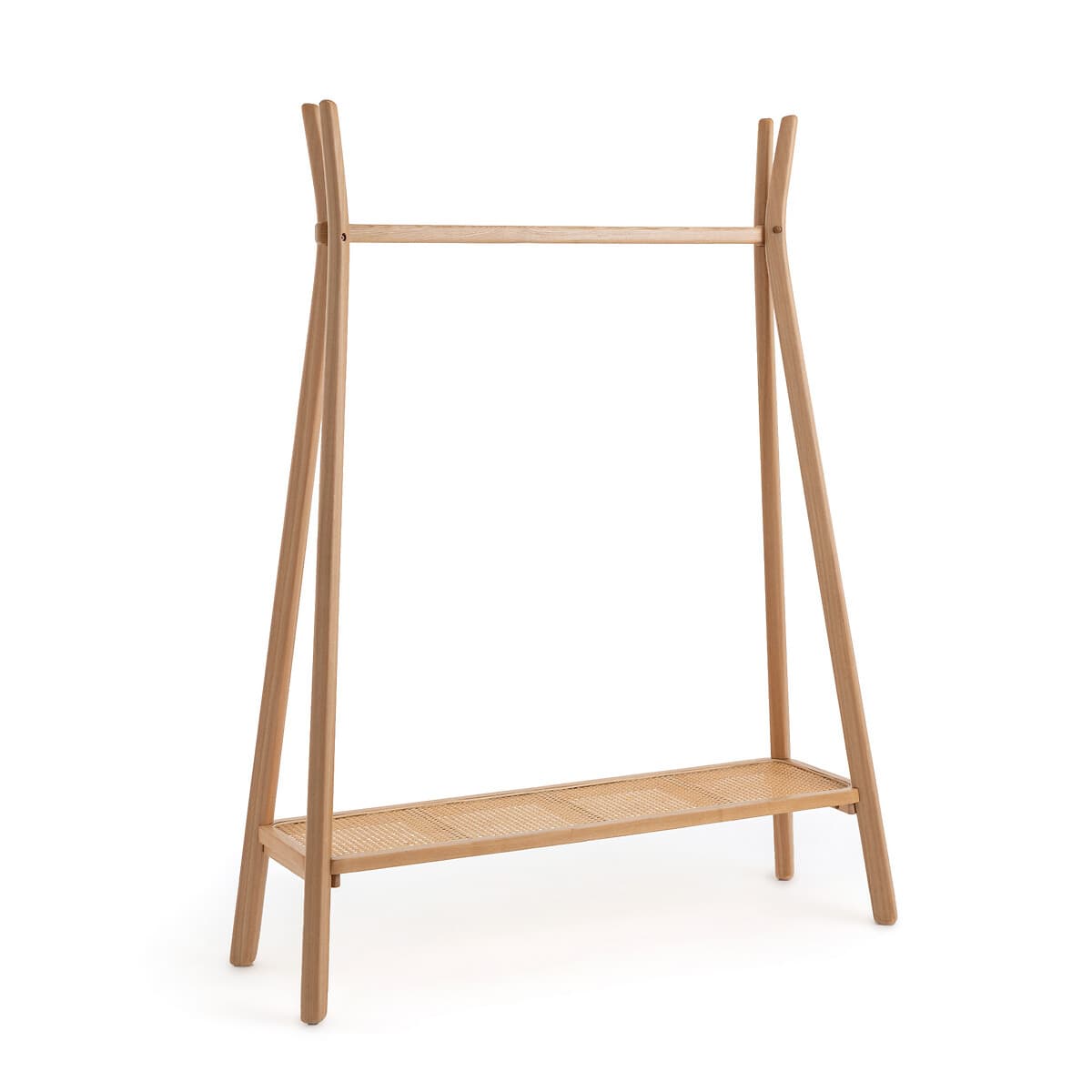 Perchero de madera clara con estante de rejilla