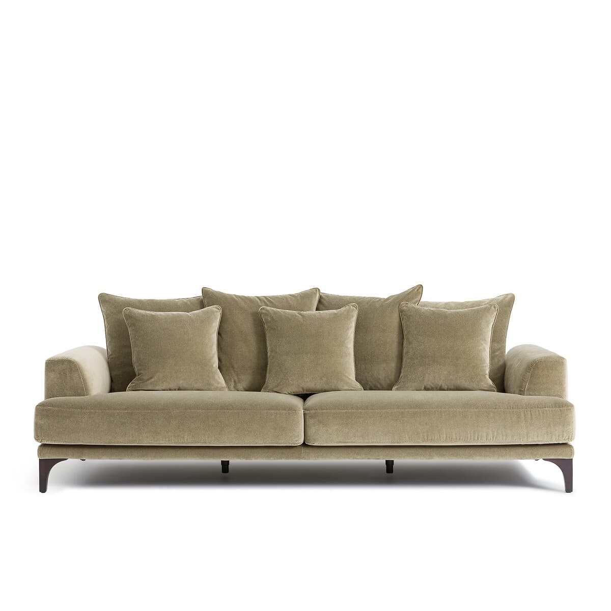 Sofá de terciopelo color oliva con cojines