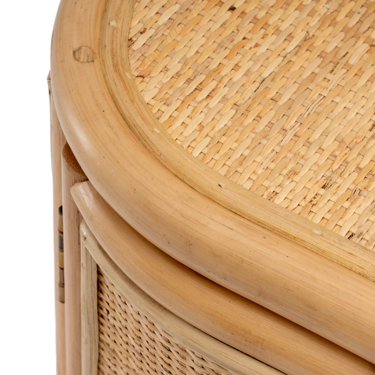 Mesita de noche de ratán natural