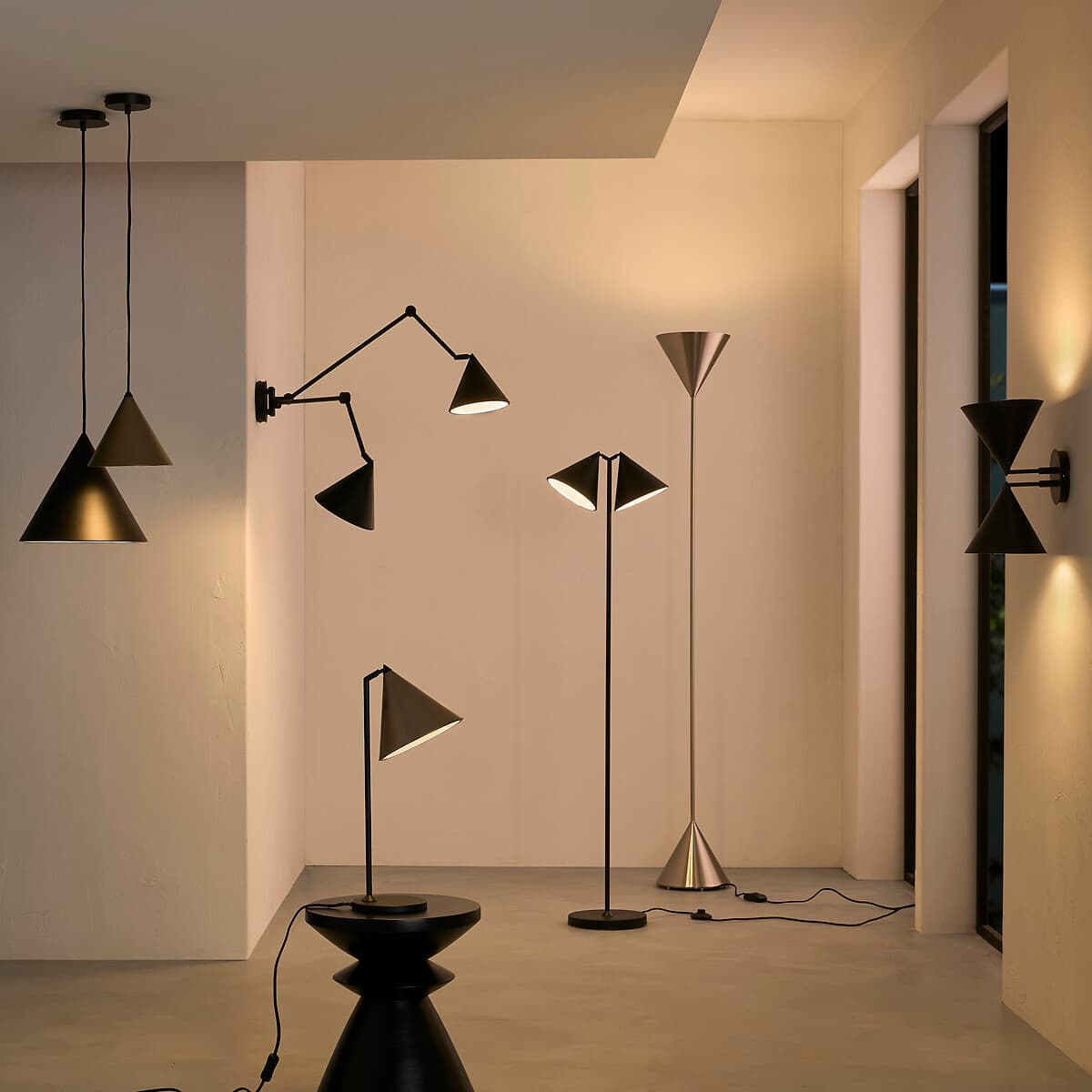 lámpara de pie diseño, lámpara de metal minimalista