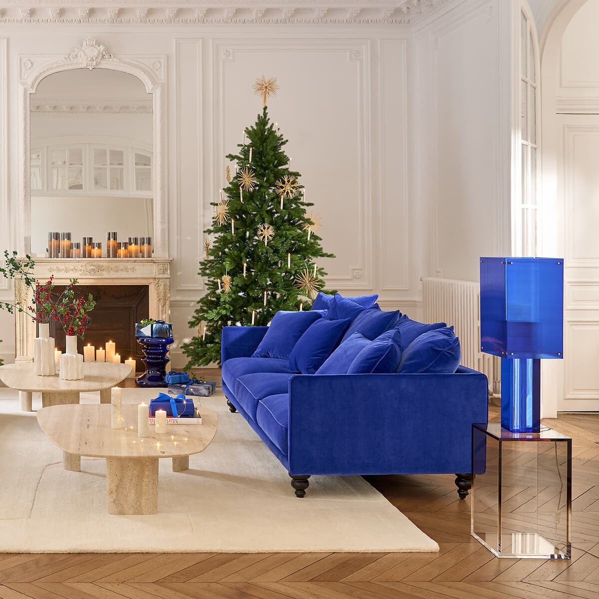 Sofá de terciopelo azul moderno