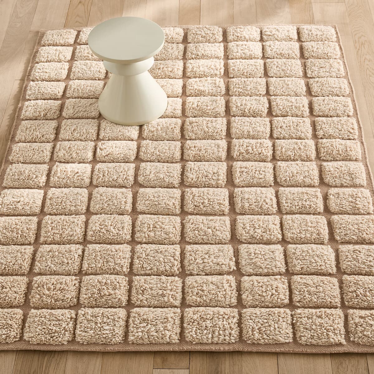 alfombra lana beige, alfombra diseño cuadros