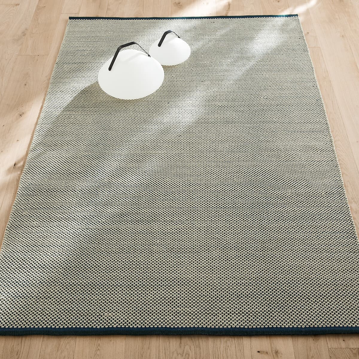 alfombra lana diseño nordico, alfombra tejida a mano