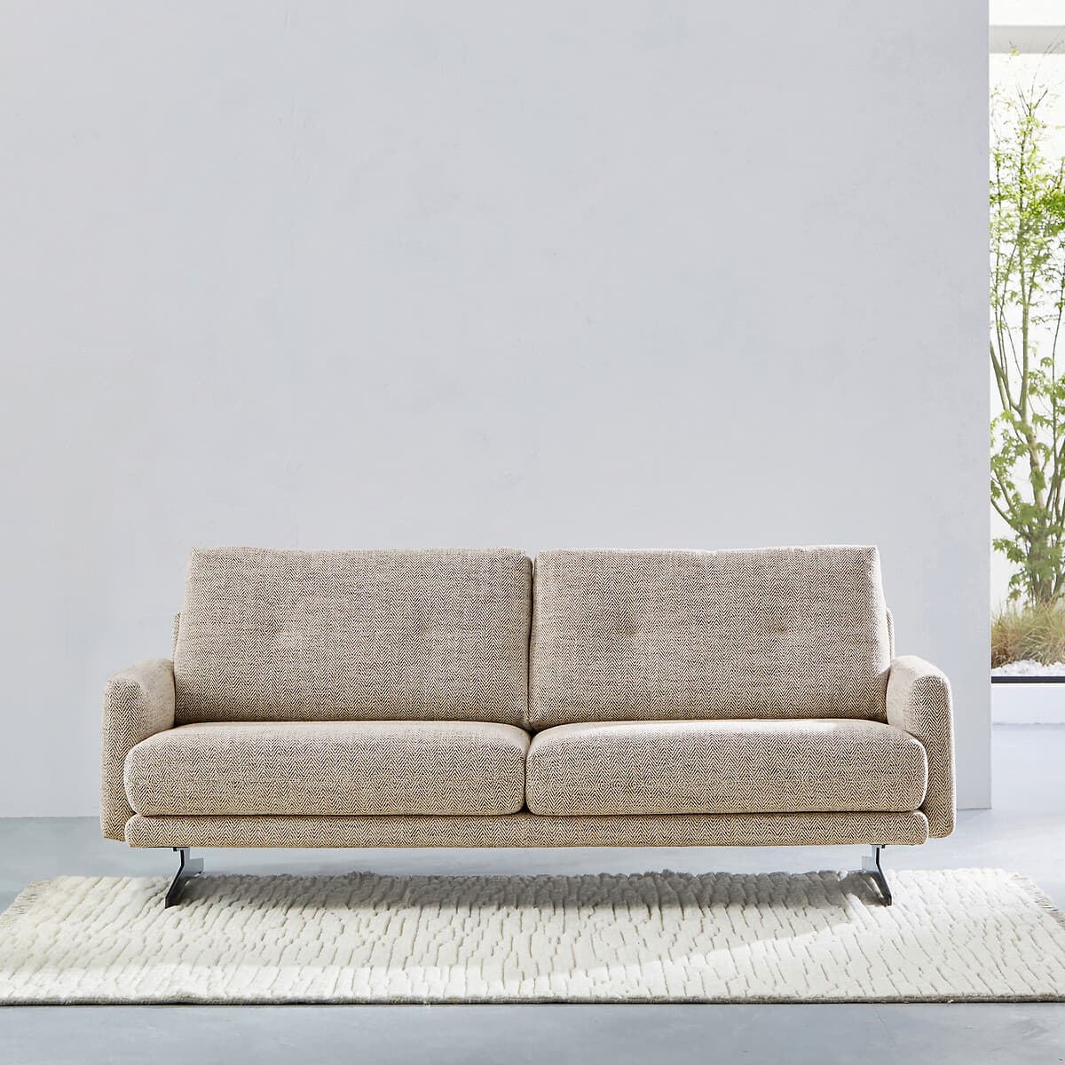 Sofá de 2 plazas tapizado en beige