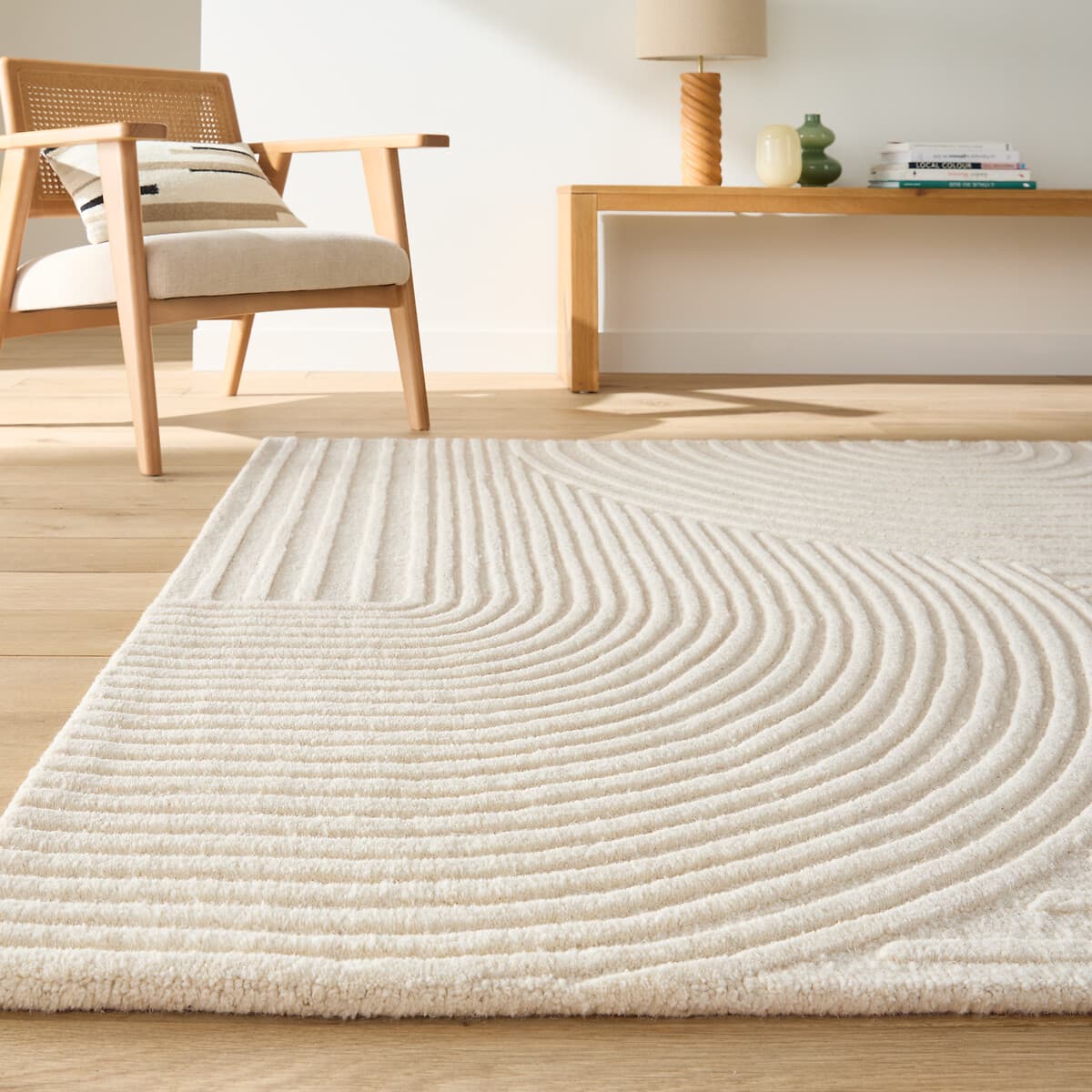 Alfombra de lana con diseño geométrico