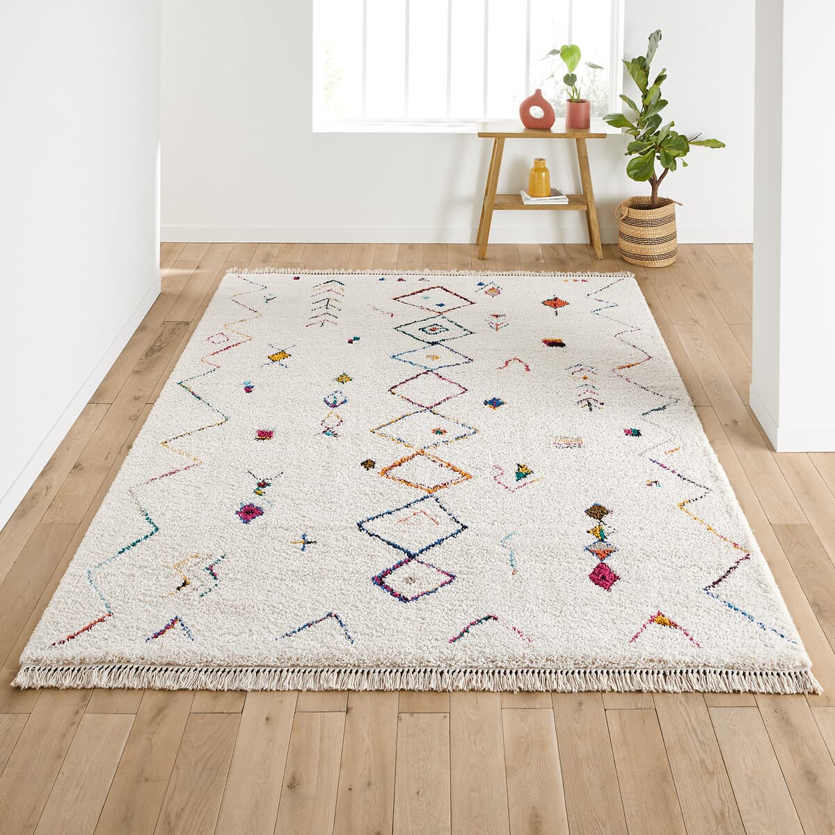 Alfombra de lana con motivos geométricos