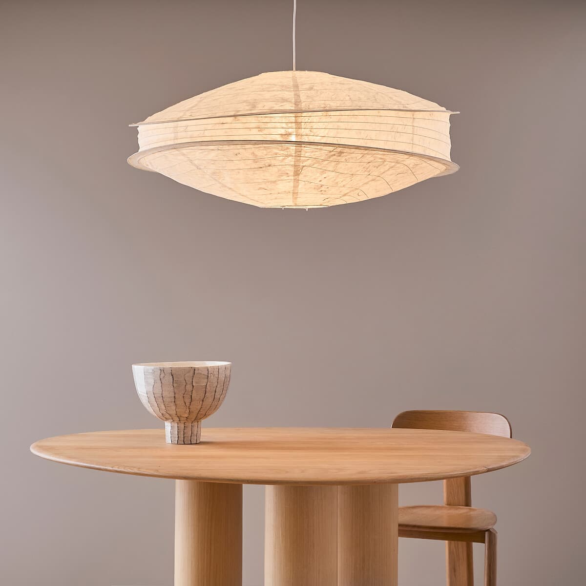 mesa redonda madera maciza, mesa comedor diseño nordico