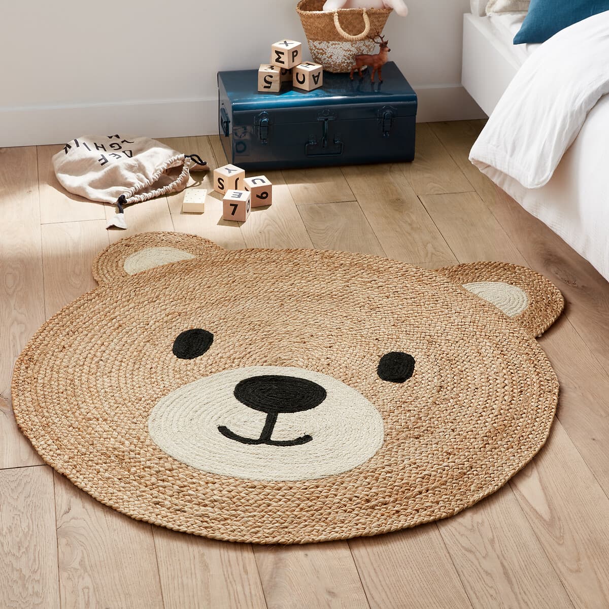 Alfombra infantil de yute con forma de oso