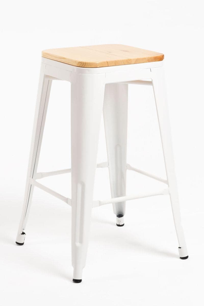 Taburete alto blanco con asiento de madera clara