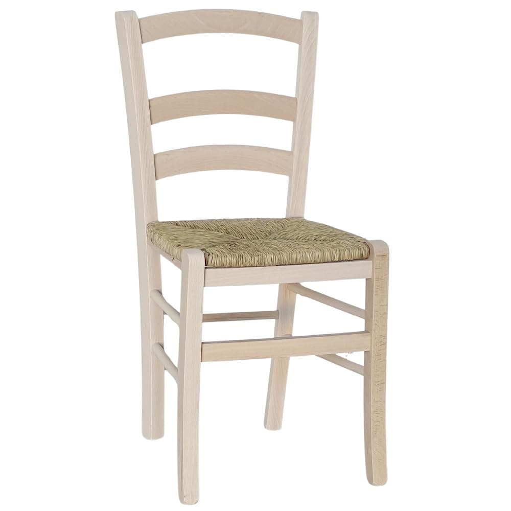 Silla de madera clara con asiento de enea